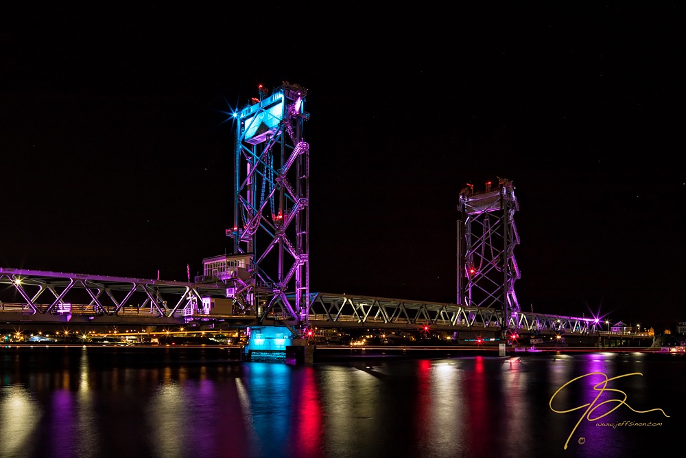 Memorial Bridge, Night.